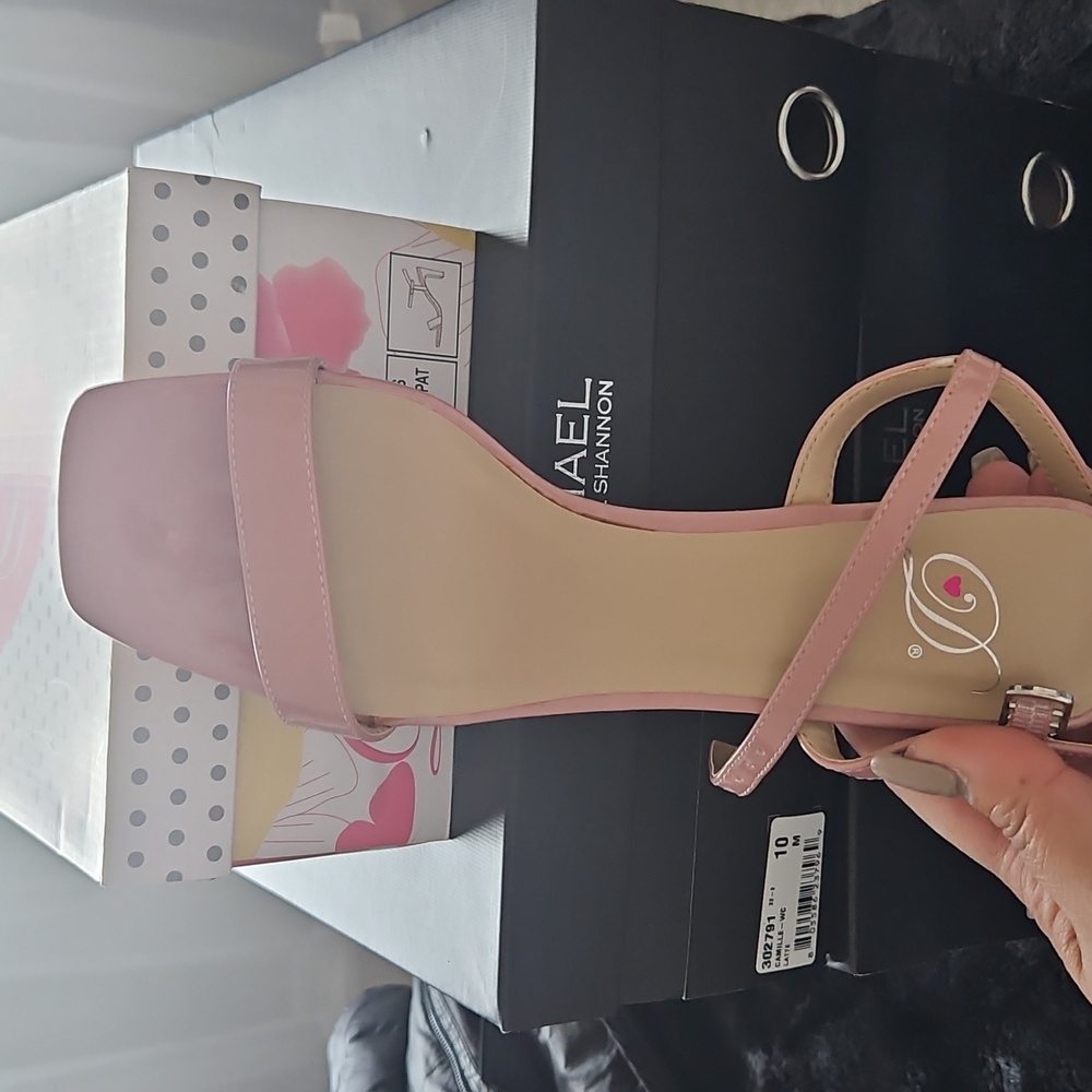 Womens heels - Picture 5 of 6